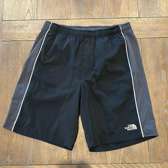 North Face voltage shorts Size Small - Picture 1 of 3